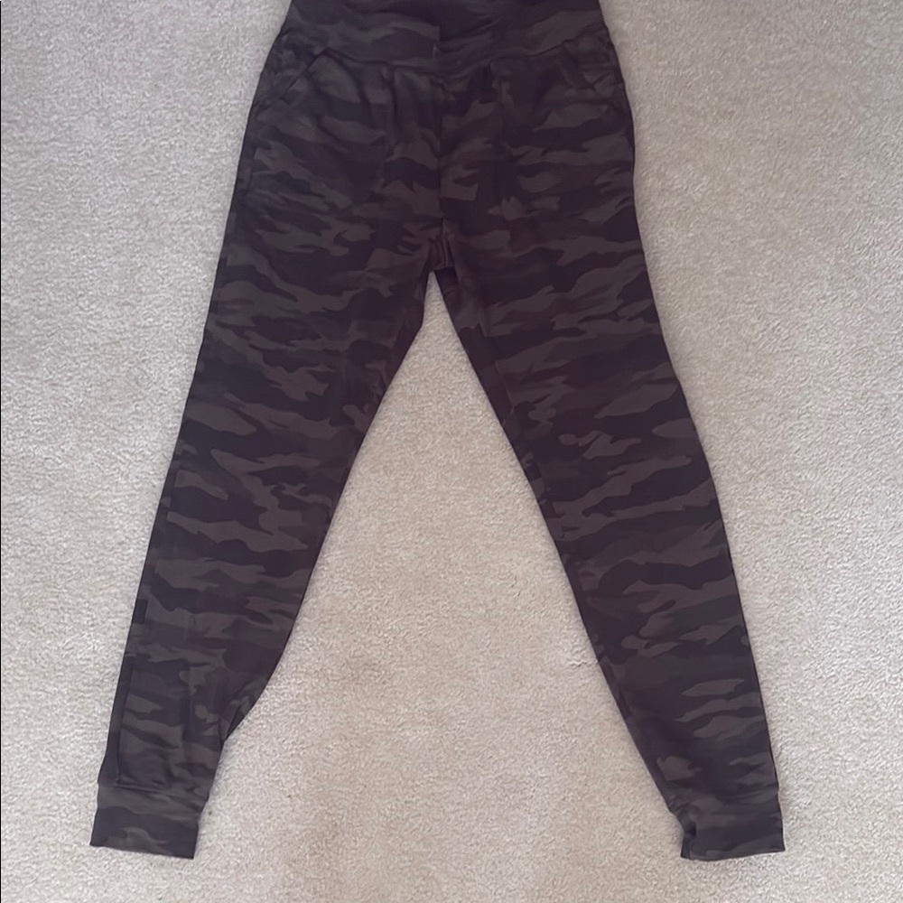 Women’s Zyia Camouflage Jogger Pants